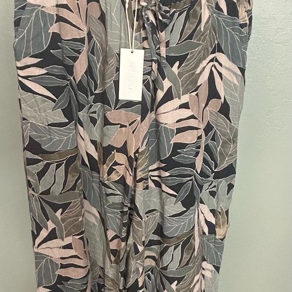 Z Supply Leaf Pattern Wide Leg Pants NWT - Picture 1 of 4